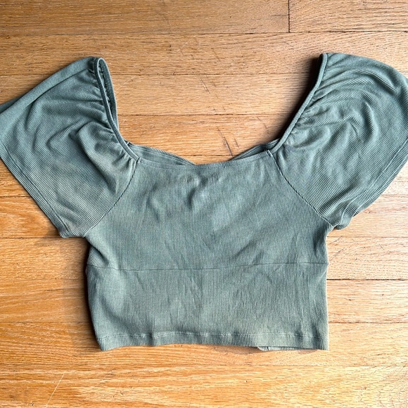 AE Crop top - Picture 3 of 3